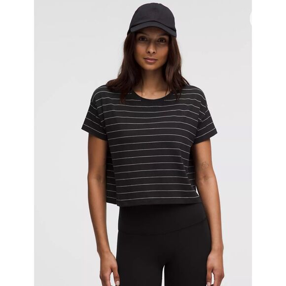 LULULEMON Cates Short Serve Stripe Black White Top Size 14 - Picture 1 of 8